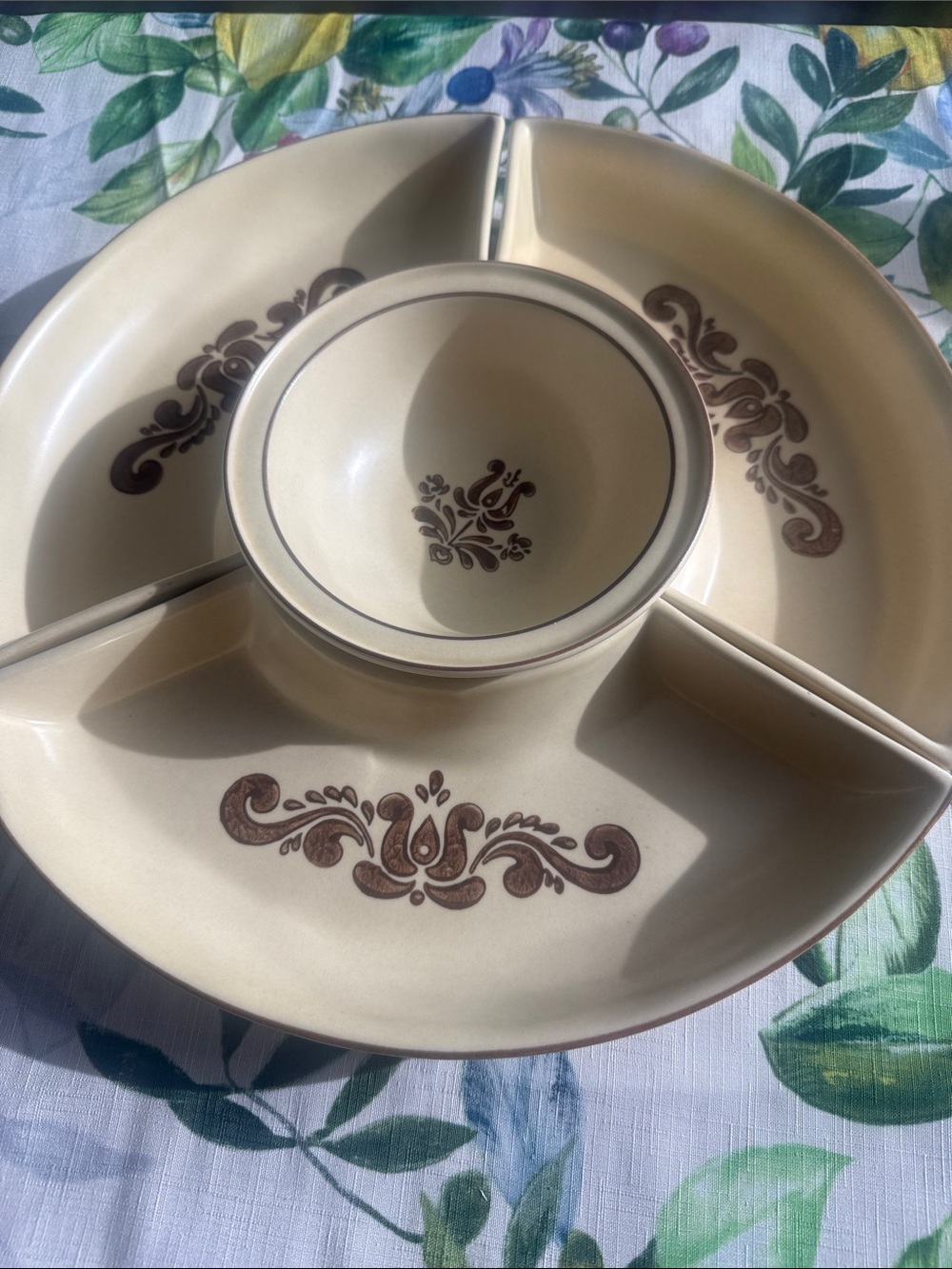 Pfaltzgraff Village Divided 4 Piece Serving Set with Dip Bowl.